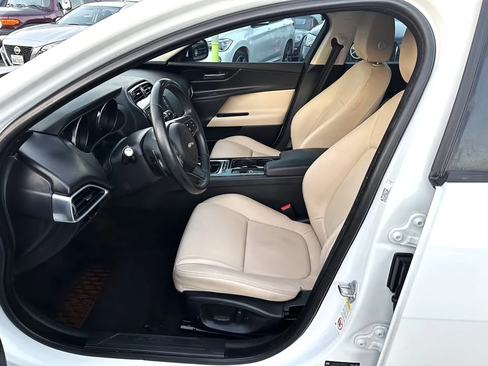 2017 Jaguar XE - Image 10 of 20