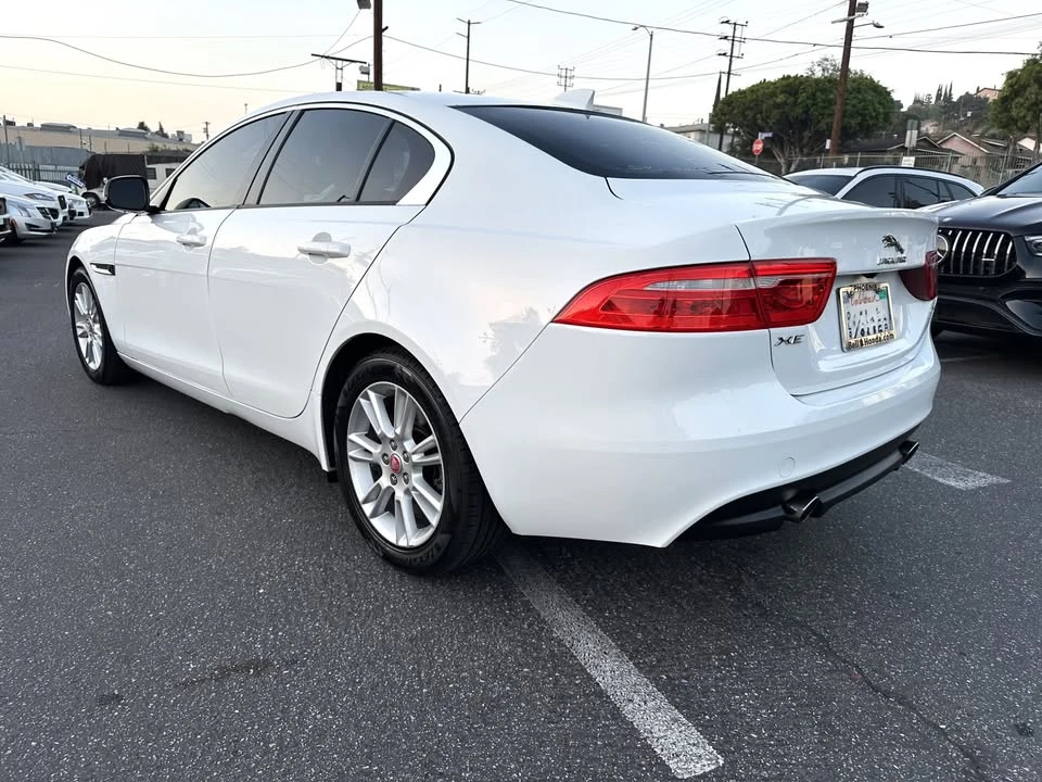 2017 Jaguar XE - Image 7 of 20