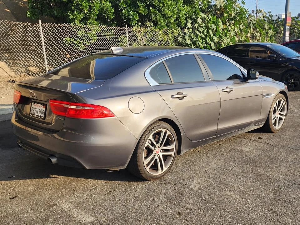 2017 Jaguar XE - Image 5 of 11