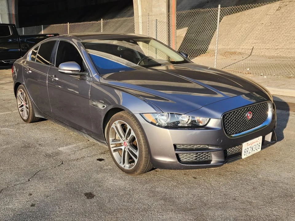 2017 Jaguar XE - Image 3 of 11