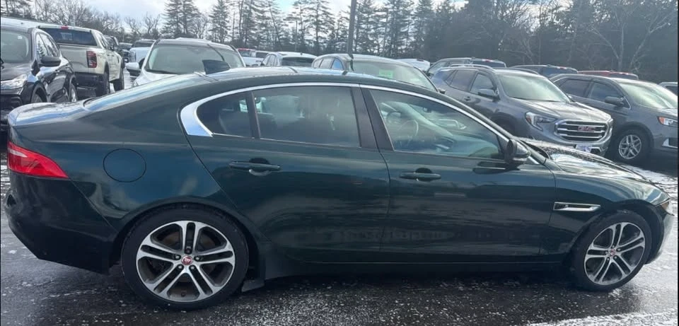 2017 Jaguar XE - Image 2 of 3