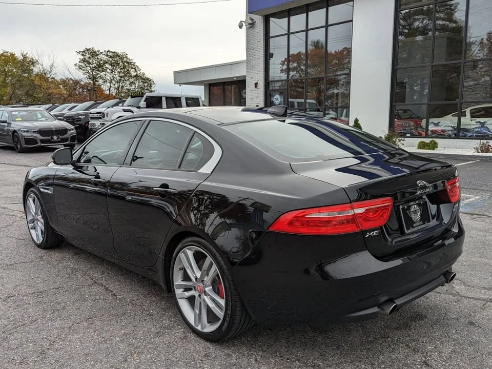 2017 Jaguar XE - Image 9 of 18