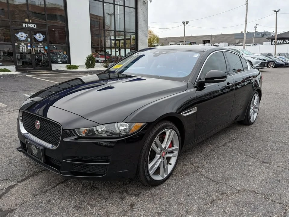 2017 Jaguar XE - Image 2 of 18