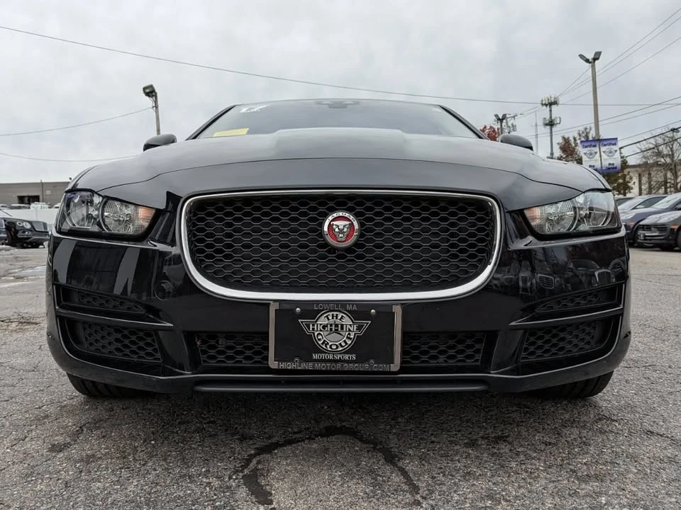 2017 Jaguar XE - Image 4 of 18