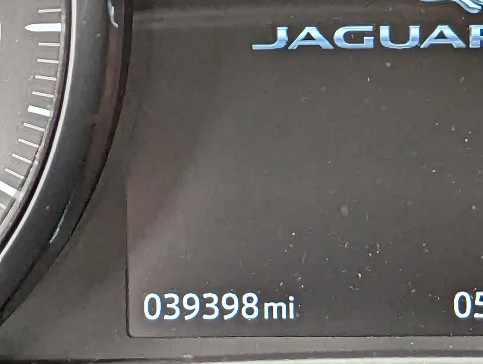 2017 Jaguar XE - Image 11 of 18