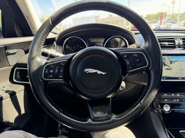 2017 Jaguar XE - Image 11 of 20