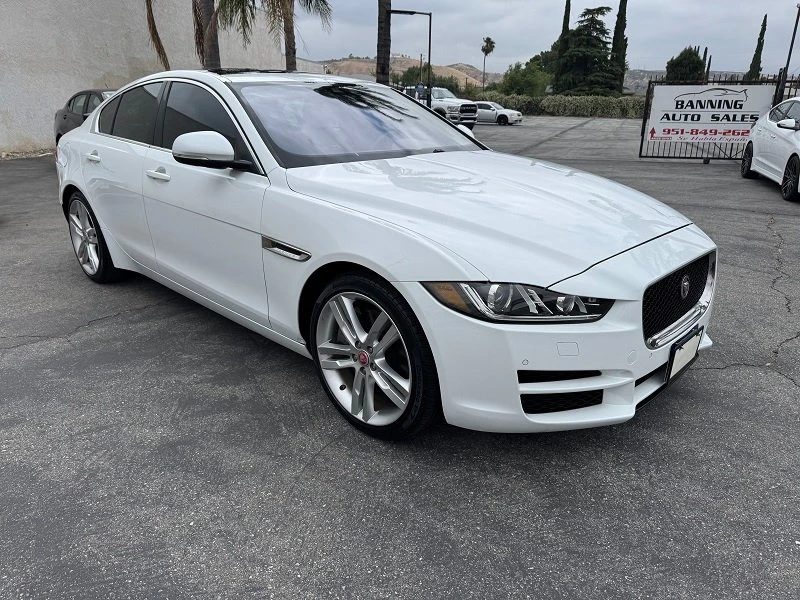 2017 Jaguar XE - Image 3 of 17