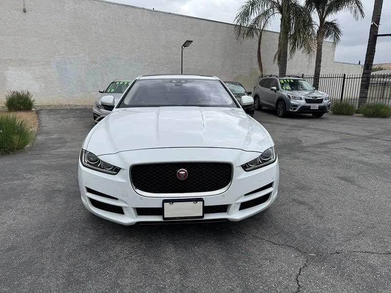 2017 Jaguar XE - Image 2 of 17