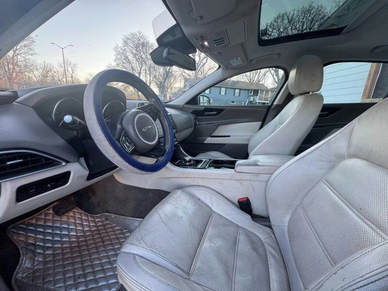2017 Jaguar XE - Image 14 of 16