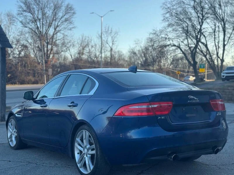 2017 Jaguar XE - Image 5 of 16
