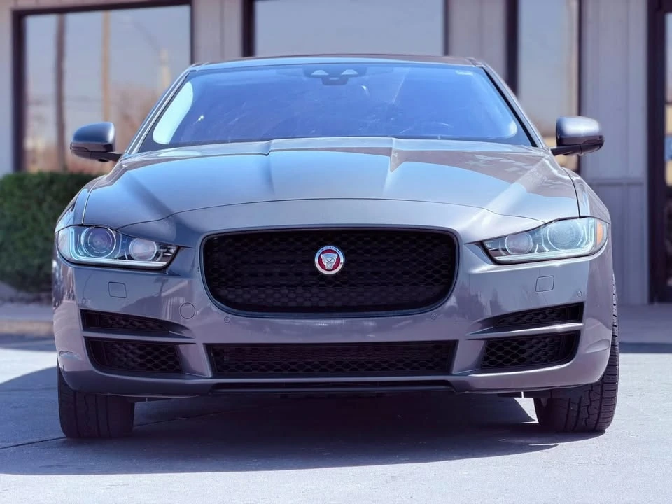 2017 Jaguar XE - Image 3 of 9