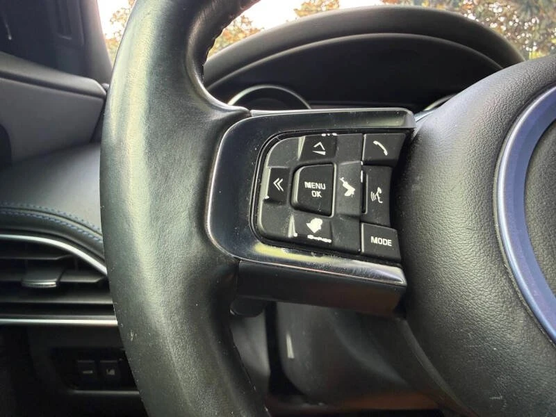 2017 Jaguar XE - Image 11 of 20