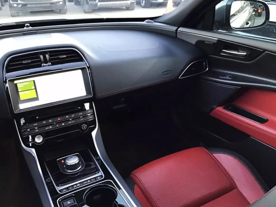 2017 Jaguar XE - Image 14 of 20