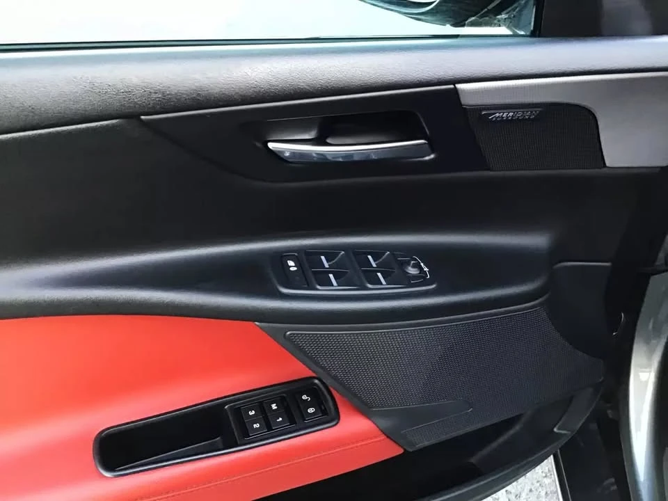 2017 Jaguar XE - Image 15 of 20