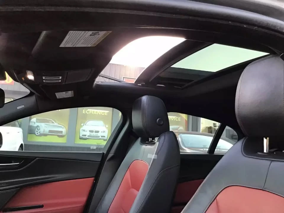 2017 Jaguar XE - Image 11 of 19