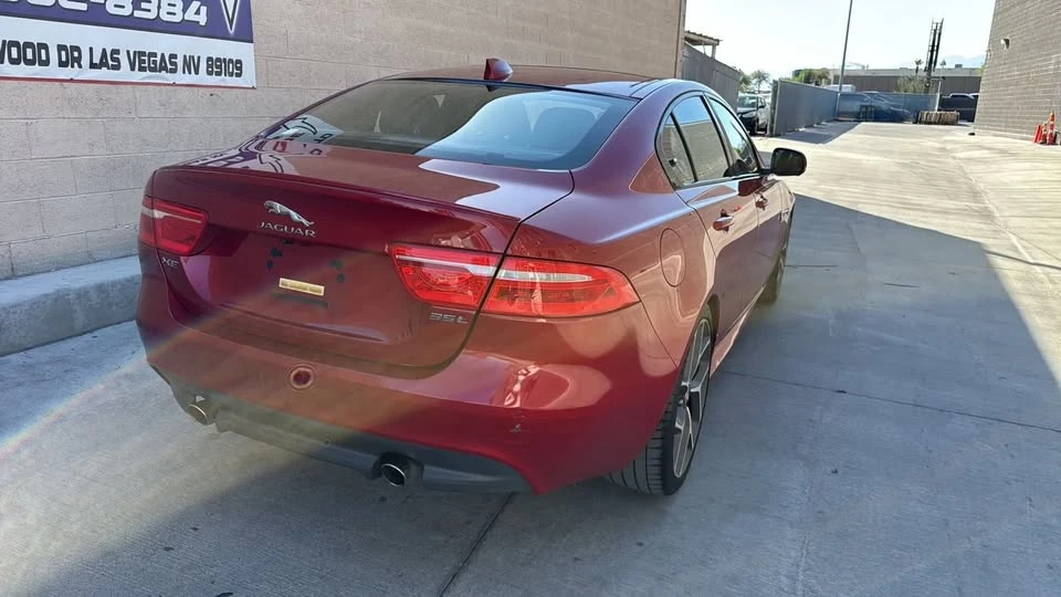 2017 Jaguar XE - Image 7 of 17