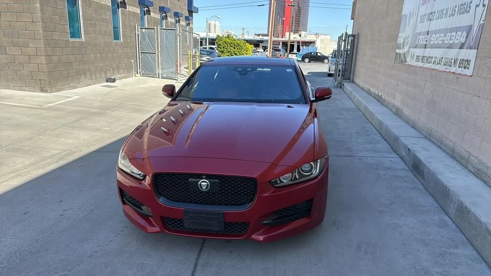 2017 Jaguar XE - Image 11 of 17