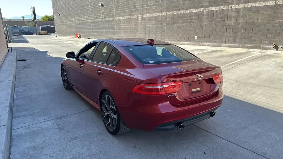 2017 Jaguar XE - Image 9 of 17