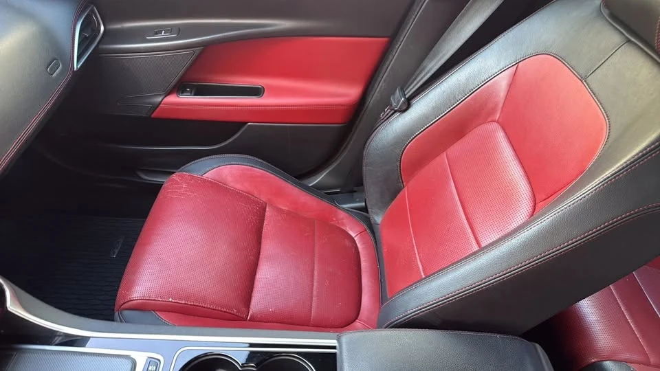 2017 Jaguar XE - Image 13 of 17