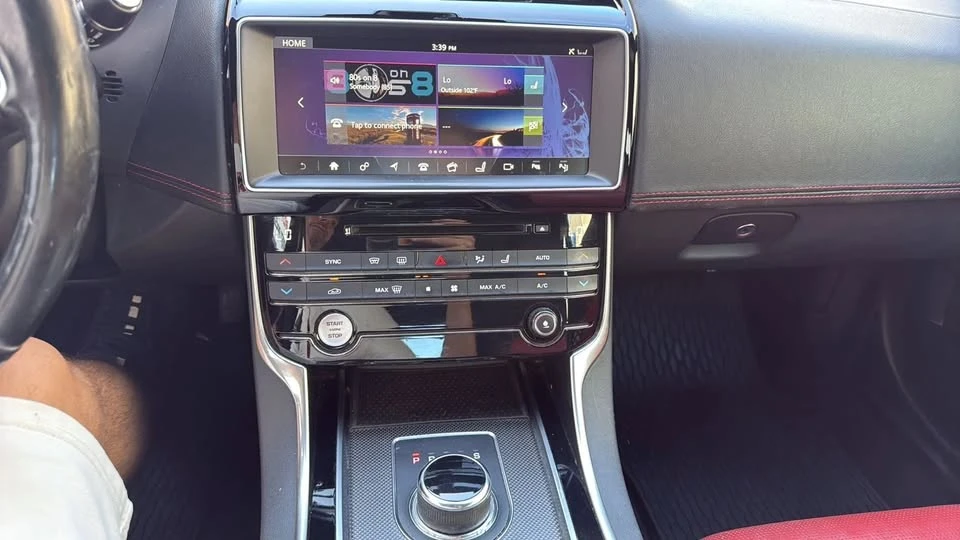 2017 Jaguar XE - Image 14 of 17