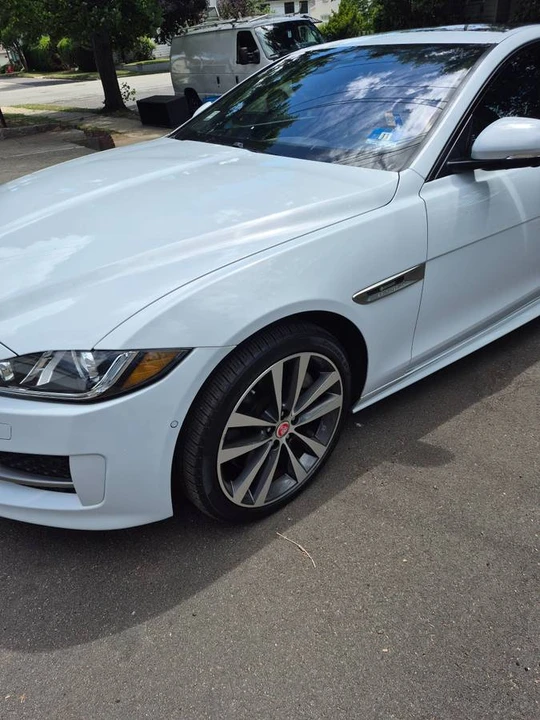 2017 Jaguar XE - Image 8 of 9