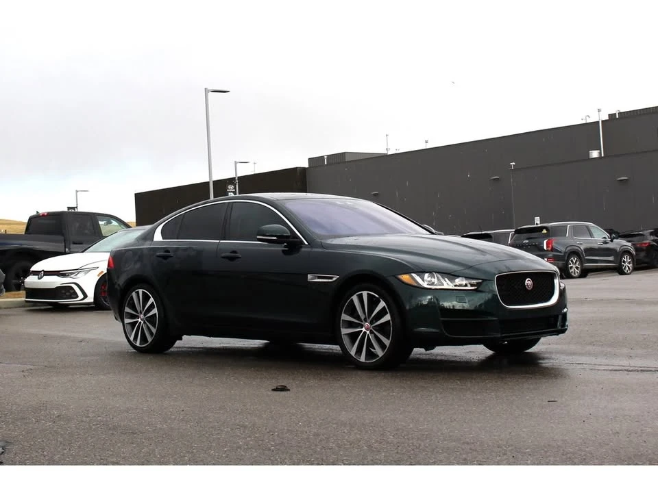 2017 Jaguar XE - Image 2 of 14