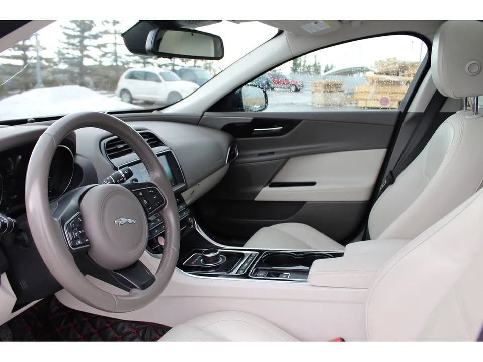 2017 Jaguar XE - Image 9 of 14
