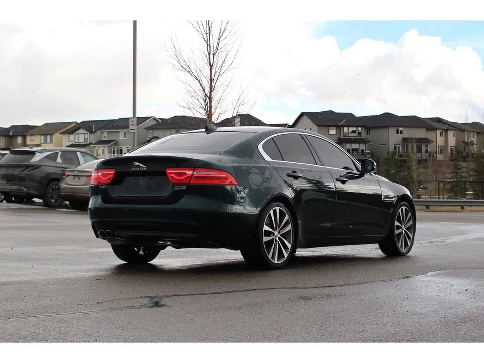 2017 Jaguar XE - Image 4 of 14