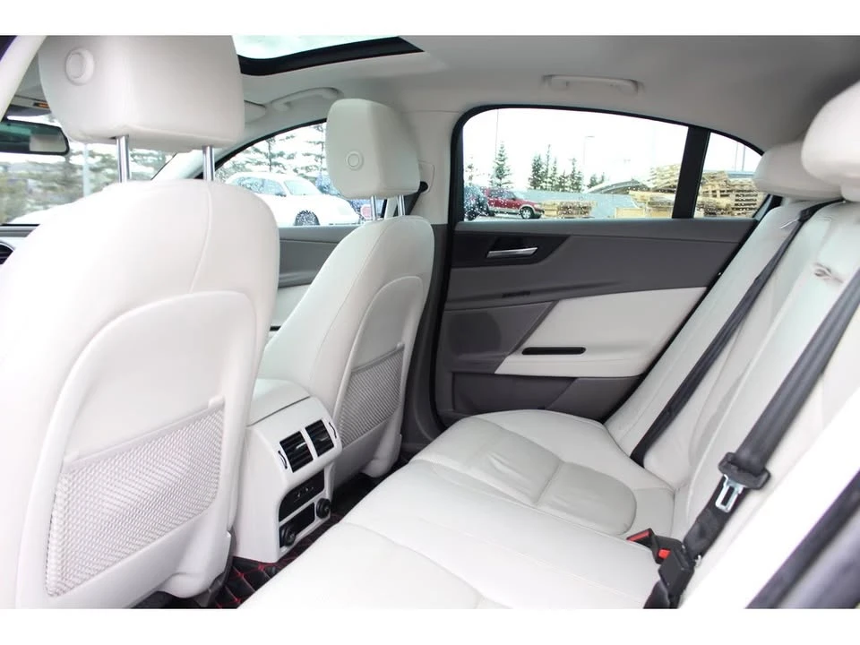 2017 Jaguar XE - Image 13 of 14