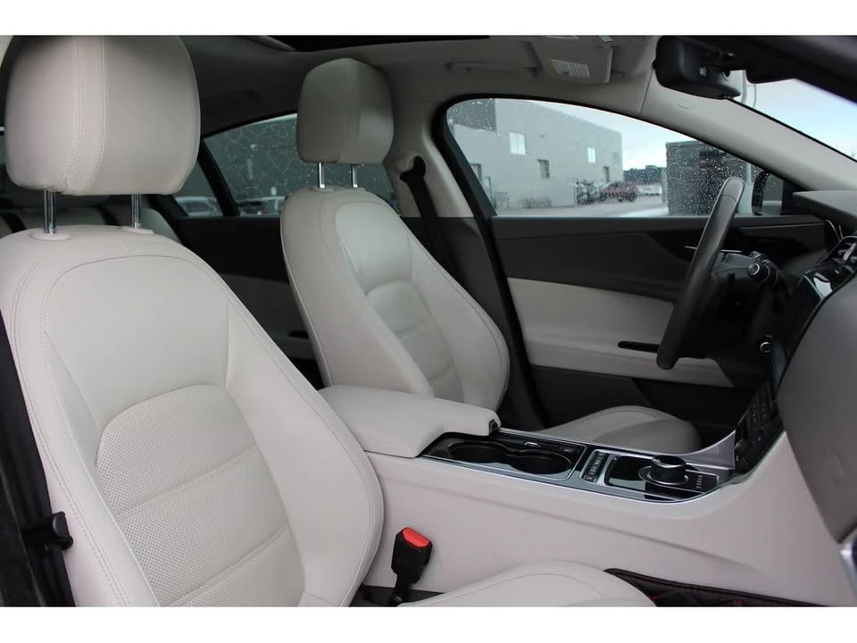 2017 Jaguar XE - Image 12 of 14