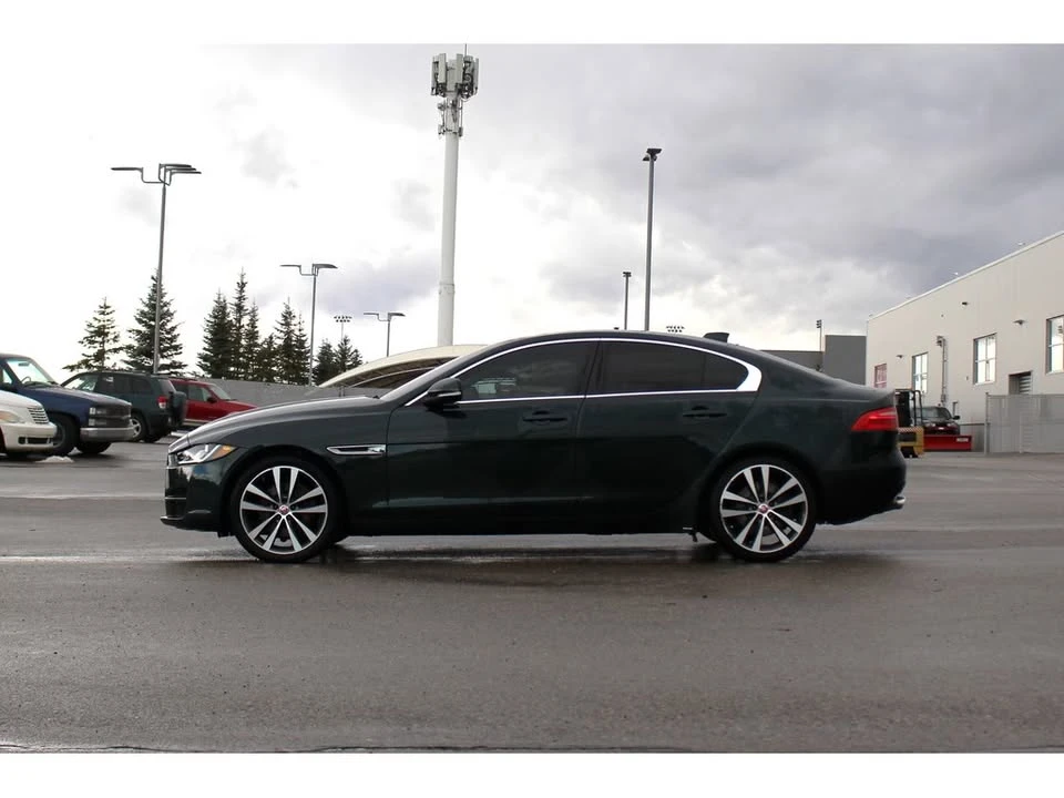 2017 Jaguar XE - Image 7 of 14