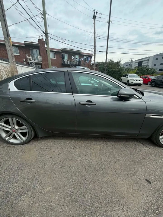 2017 Jaguar XE - Image 2 of 6