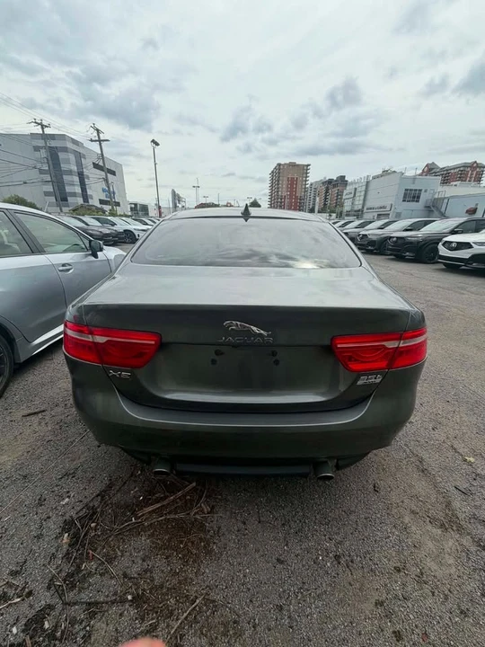 2017 Jaguar XE - Image 3 of 6