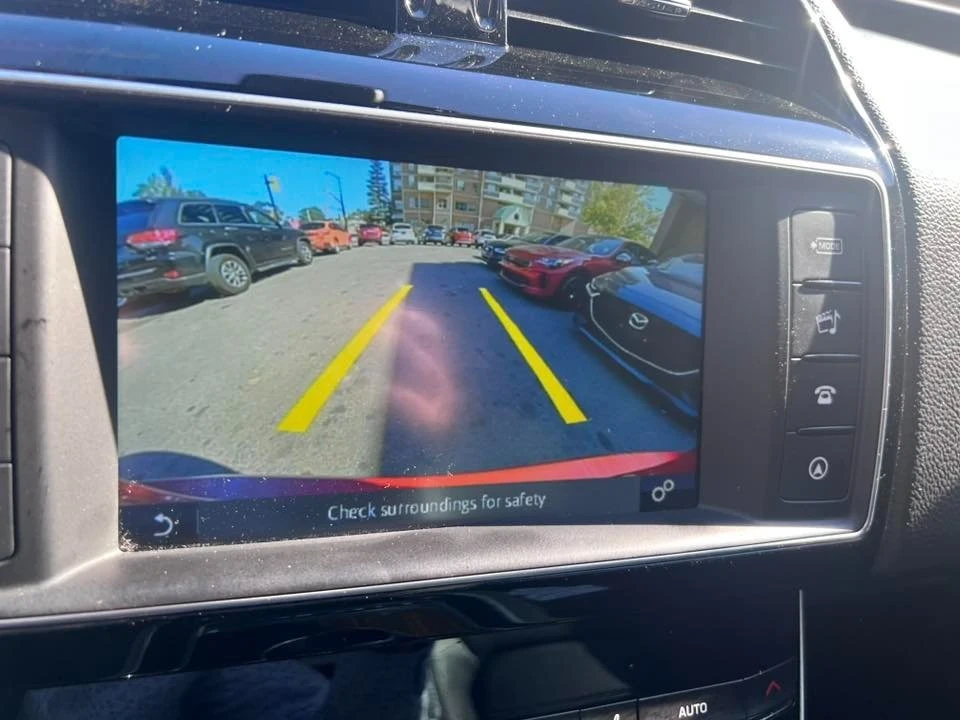 2017 Jaguar XE - Image 13 of 17