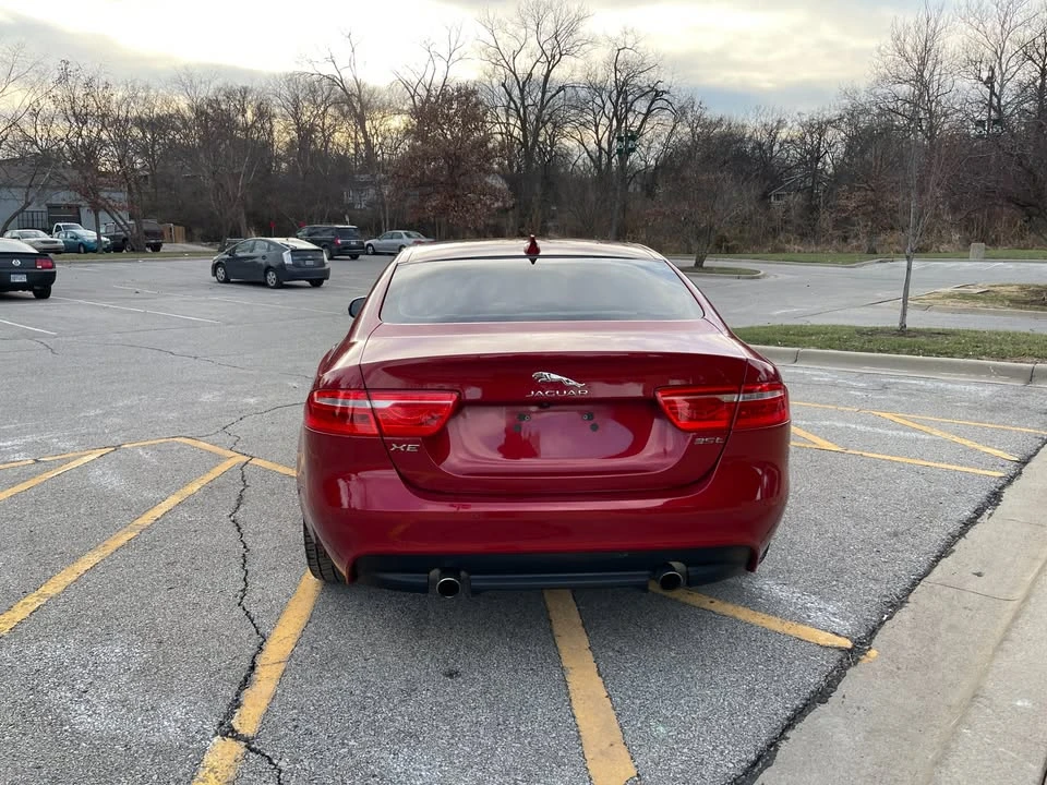2017 Jaguar XE - Image 18 of 19