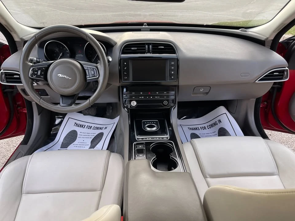 2017 Jaguar XE - Image 3 of 19