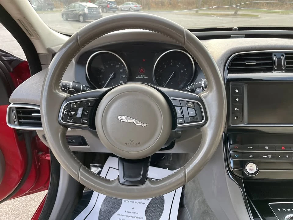 2017 Jaguar XE - Image 11 of 19