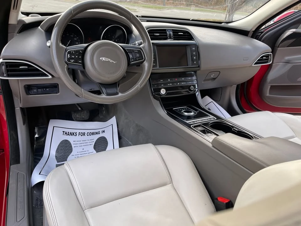 2017 Jaguar XE - Image 4 of 19