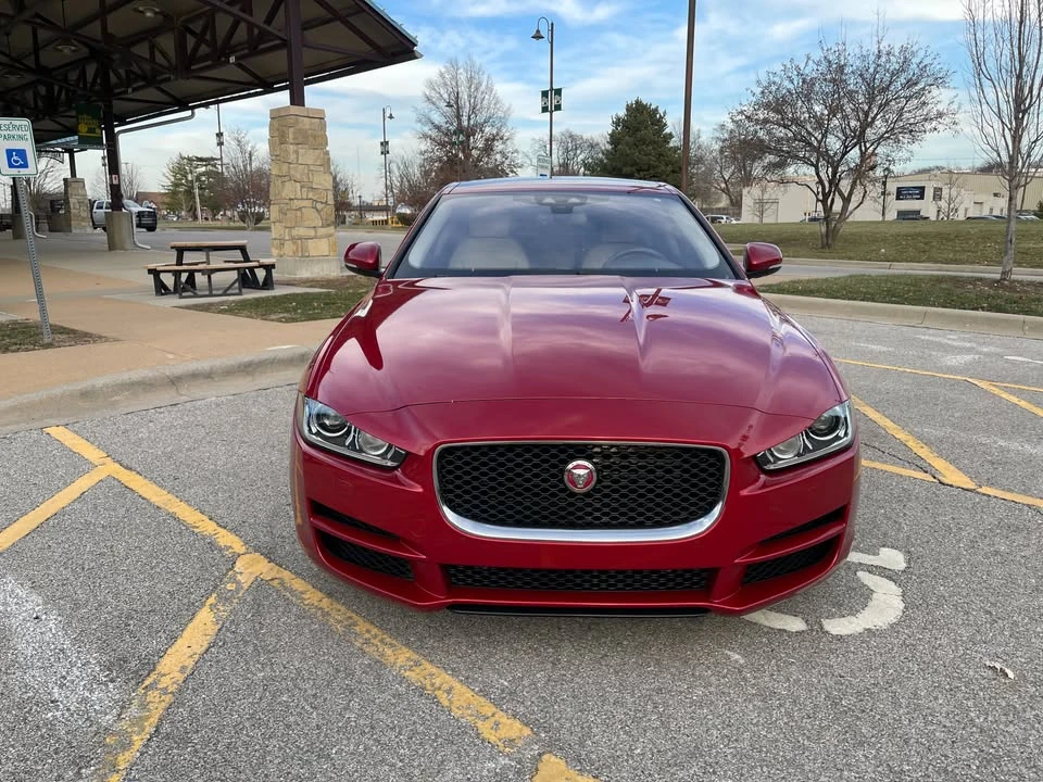 2017 Jaguar XE - Image 19 of 19