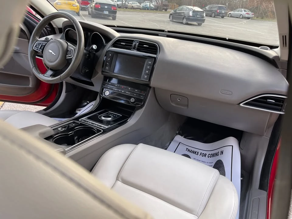 2017 Jaguar XE - Image 6 of 19