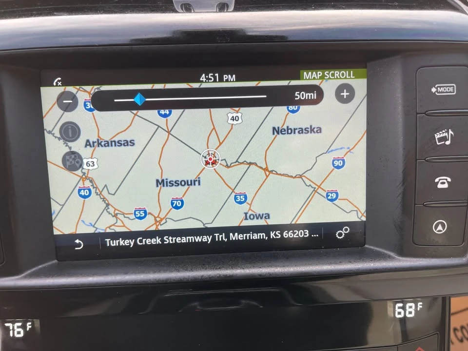 2017 Jaguar XE - Image 13 of 19