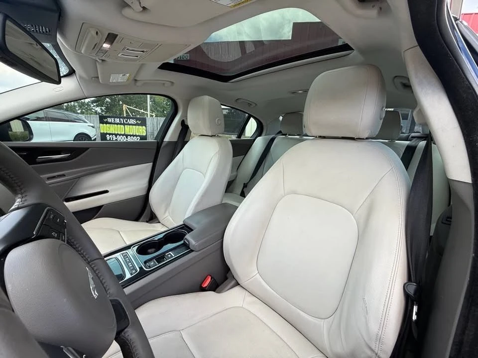 2017 Jaguar XE - Image 11 of 18