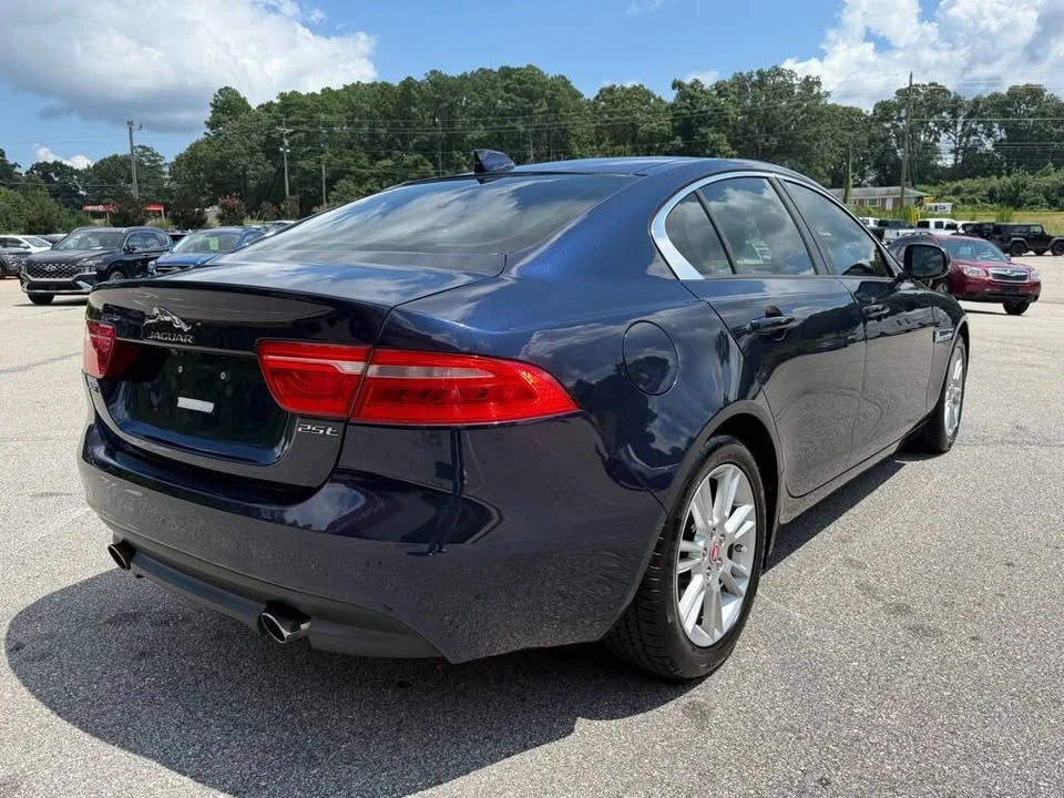 2017 Jaguar XE - Image 8 of 18