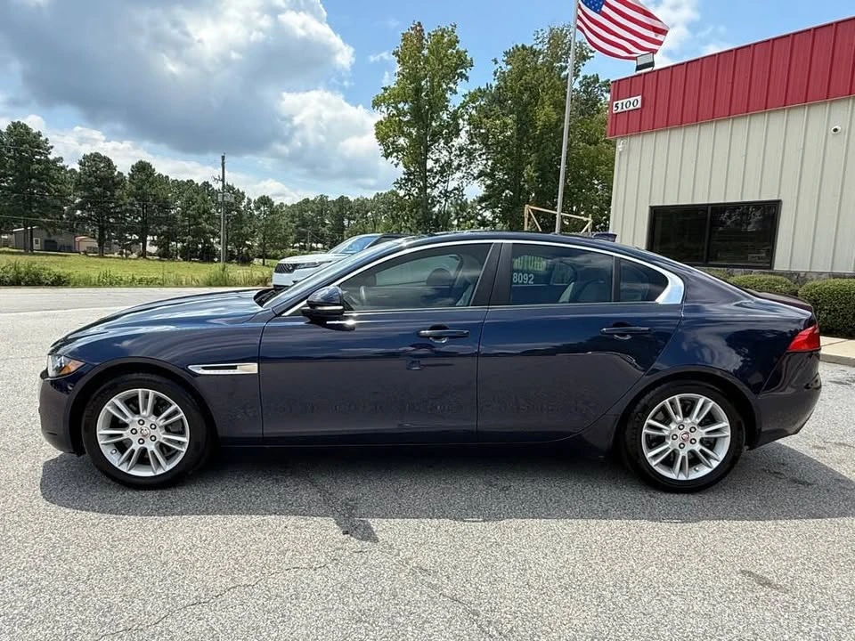 2017 Jaguar XE - Image 4 of 18