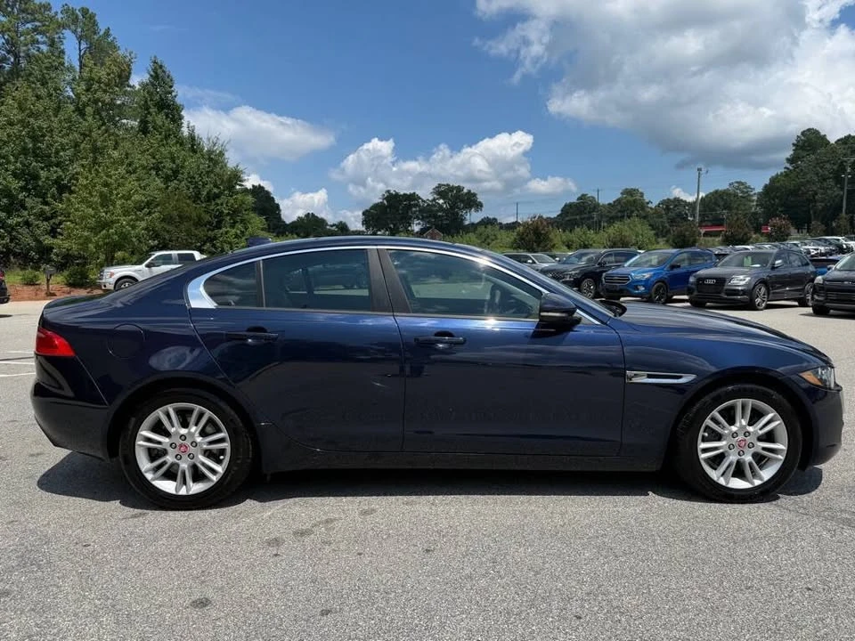 2017 Jaguar XE - Image 9 of 18