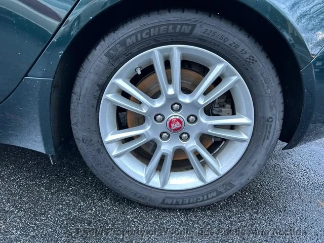 2017 Jaguar XE - Image 15 of 19