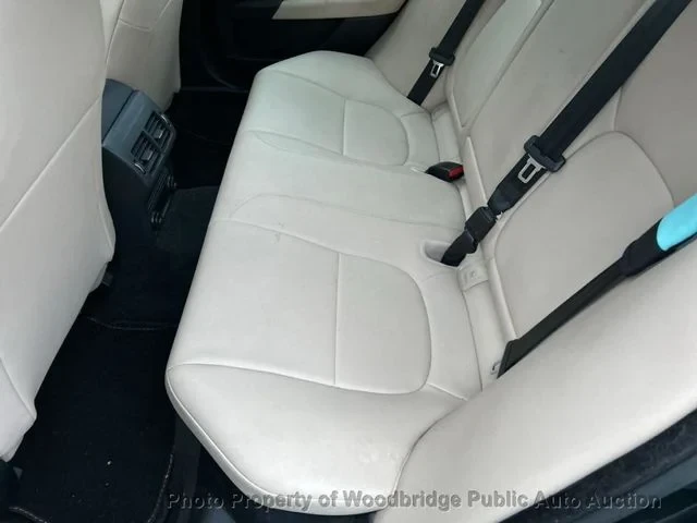 2017 Jaguar XE - Image 9 of 19