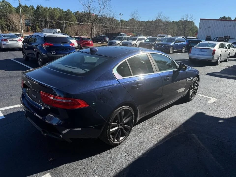 2017 Jaguar XE - Image 8 of 20