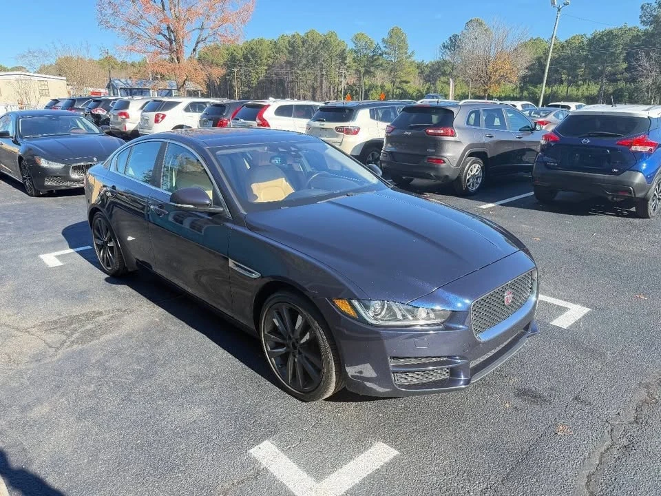 2017 Jaguar XE - Image 5 of 20