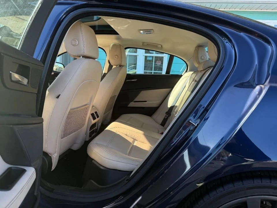 2017 Jaguar XE - Image 12 of 20